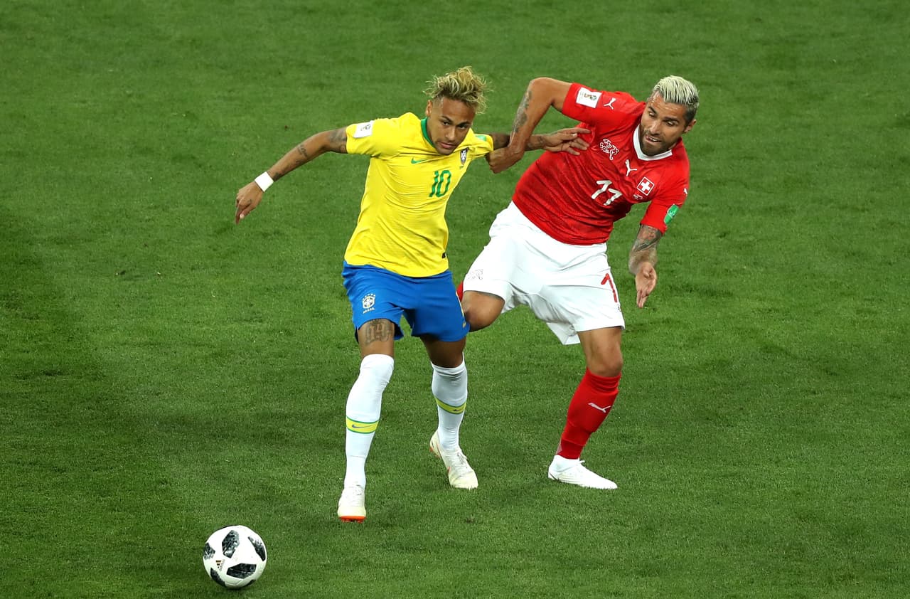 Valon Behrami, volante de 33 años del Udinese, fue el encargado por el técnico Vladimir Petkovic para neutralizar los ataques de Neymar.