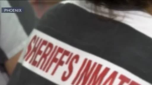 Reo golpea a oficial de correccionales en la cárcel de Lower Buckeye