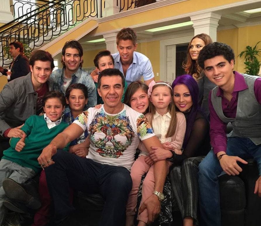 En la telenovela también compartió créditos con otras figuras como 
<b><a href="https://www.univision.com/famosos/sonriente-fabiola-campomanes-se-dirigio-a-sus-seguidores-para-decirles-que-no-hay-que-tener-miedo-a-sentirse-vulnerables-video" target="_blank">Fabiola Campomanes</a></b> y 
<b><a href="https://www.univision.com/galavision/adrian-uribe-perdio-la-razon-por-la-cuarentena" target="_blank">Adrián Uribe</a></b>. 
<br>