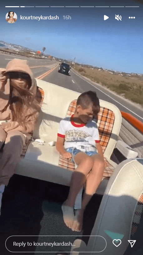 Él y su esposa, Kourtney Kardashian, disfrutaron de una salida familiar junto Penélope y Reign, de 9 y 7 años respectivamente, dos de los tres hijos que la empresaria procreó con Scott Disick.
<br>