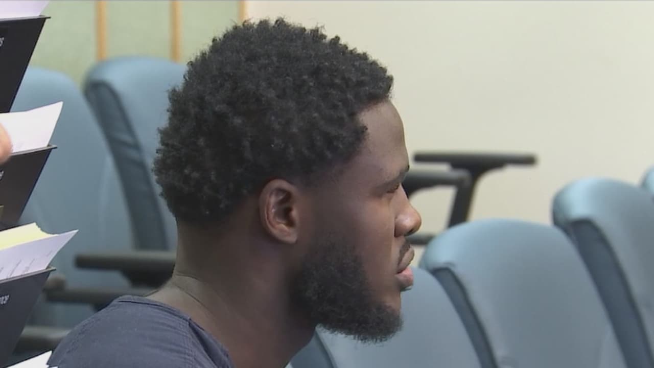 Tiroteo en Halloween en Orlando: juez niega cambio de abogado al acusado en audiencia clave