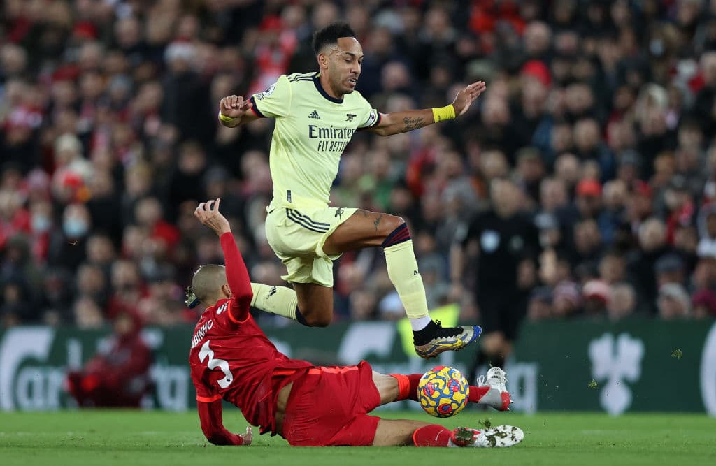 Sadio Mané, Dogo Jota, Mohamed Salah y Takumi Minamino fueron los responsables del descalabro 4-0 sobre el Arsenal.