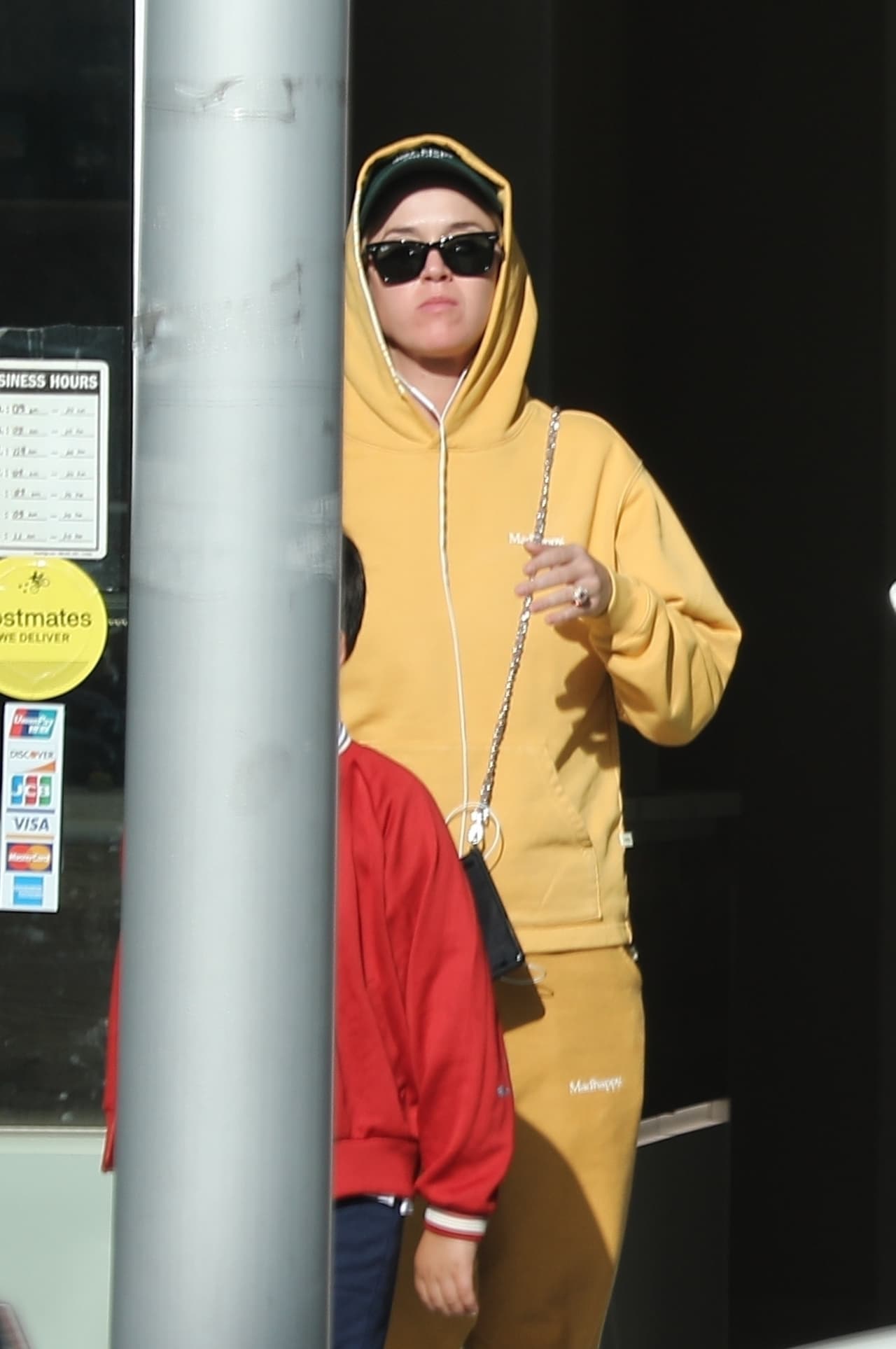 Katy Perry y Flynn Bloom estaban el lunes pasado en el barrio de Brioni, en Beverly Hills.