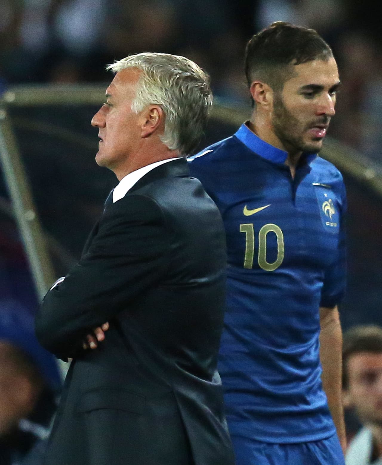 Benzema asegura que Deschamps cedió a presión racista y Federación gala apoya al técnico