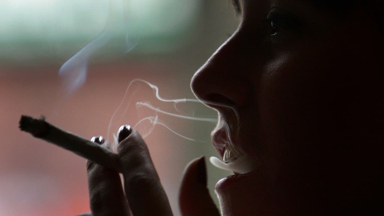 Nueva York aumentará el precio en la cajetilla de cigarrillos a 13 dólares, y lo convertirá en el más alto del país