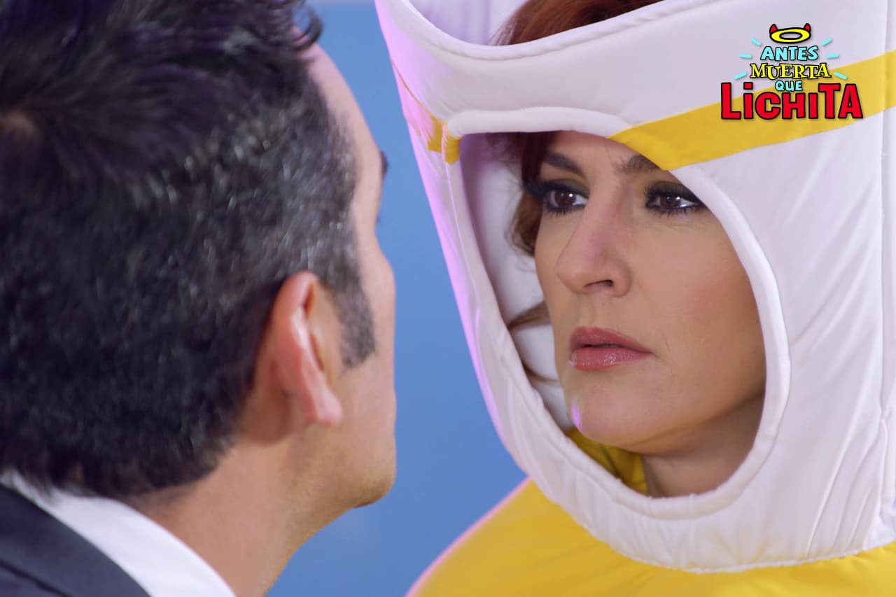 Sandra le pone una trampa a Augusto y descubre que él está enamorado de Alicia.