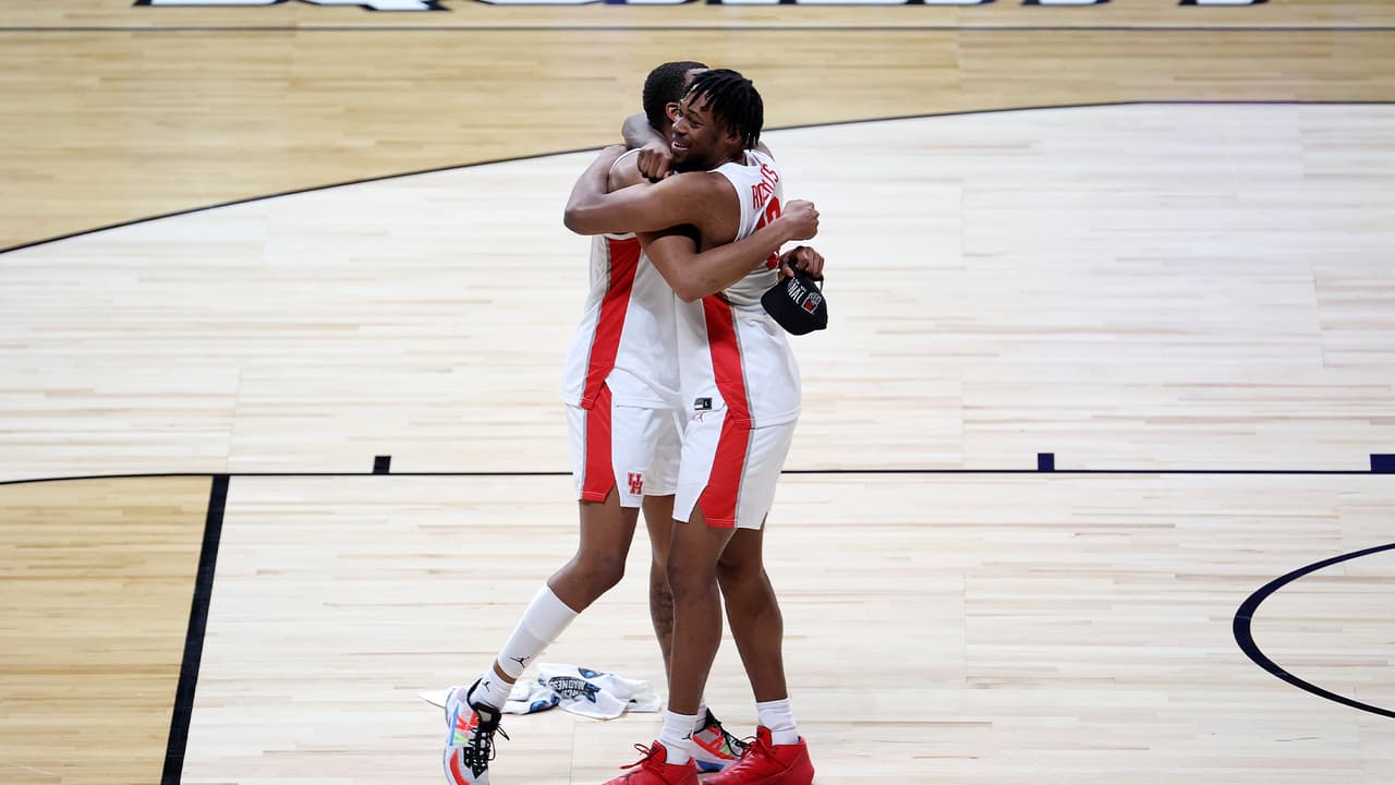 El equipo se mostró sólido en la primera mitad y aunque en la segunda el equipo rival igualó las acciones, Houston impuso su sello para llevarse el triunfo.