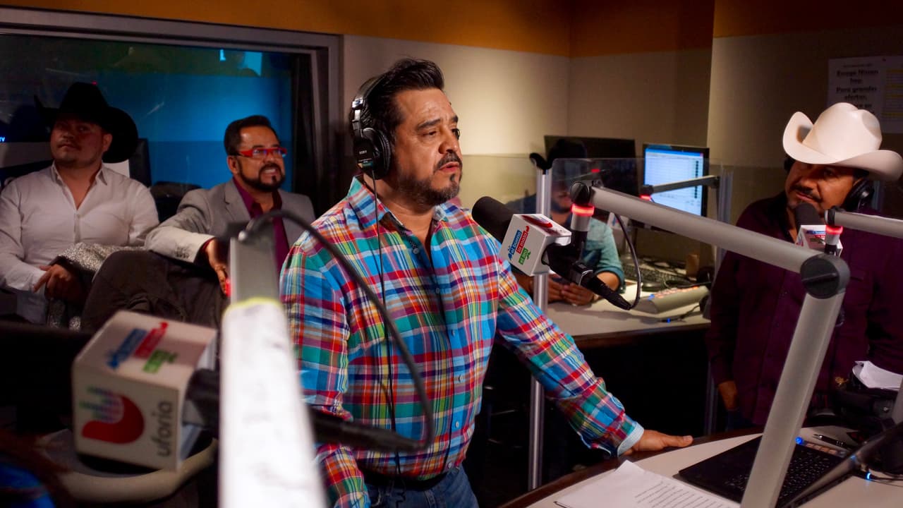 Los Rieleros del Norte aprovecharon la visita a 'El Bueno, La Mala y El Feo' para hablar de migración, inicios y nuevos proyectos.