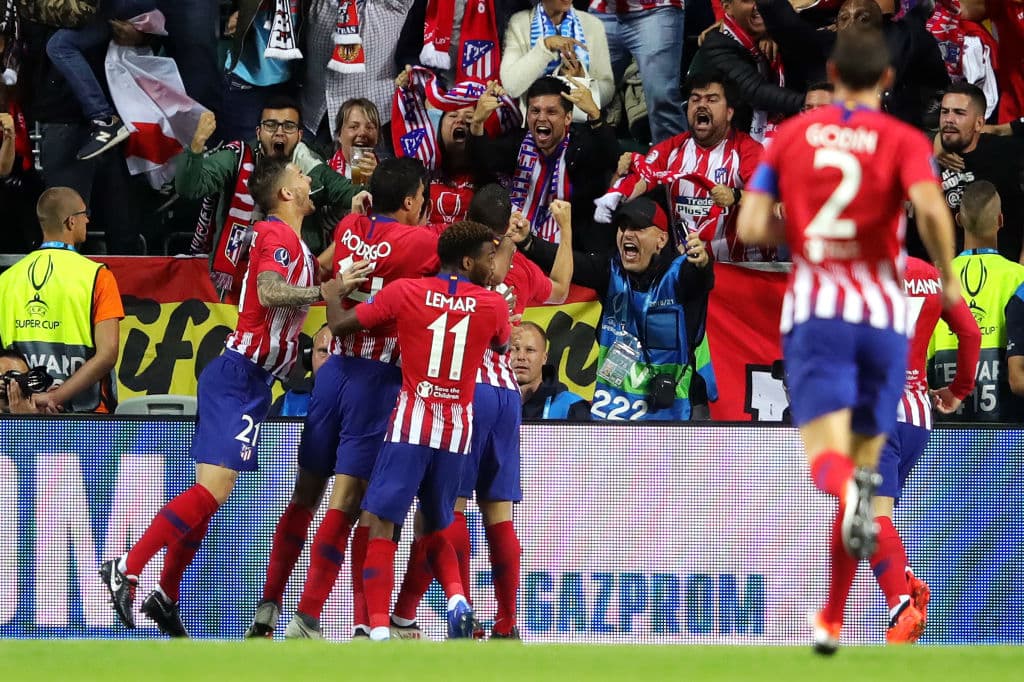 Y tan solo habían transcurrido segundos, Costa se escapó por el lado derecho y fusiló con potente tiro sobre el primer palo a Keylor Navas para adelantar 1-0 a los Colchoneros, inició al rojo vivo.