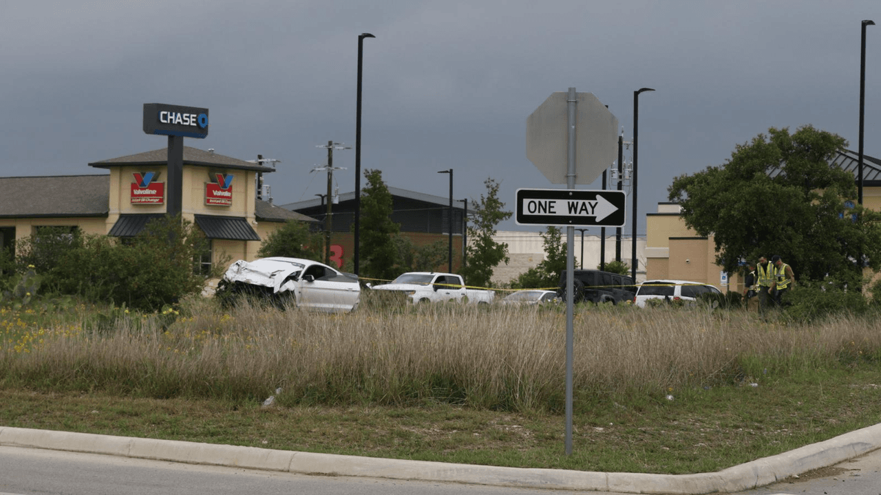 La avenida de Alamo Ranch Parkway suele estar congestionada y se considera peligrosa, por accidentes que han ocurrido en el pasado.