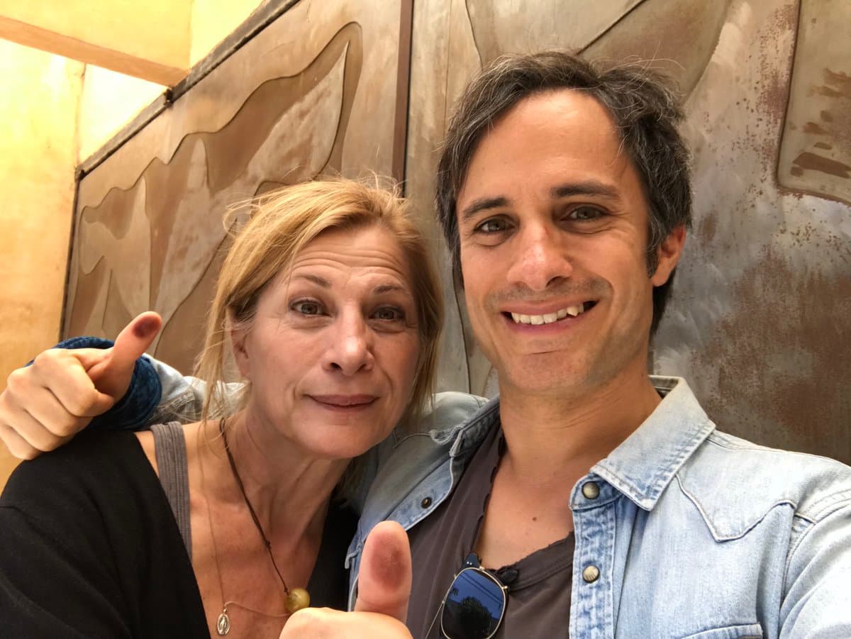Mientras que el ‘charolastra’ Gael García Bernal presumió que acudió a las urnas acompañado de su madre, la también actriz y productora Patricia Bernal: “Qué bonito es salir a votar, especialmente con mi madre 
<a href="https://twitter.com/search?q=%23VotoLibre" target="_blank">#VotoLibre</a>”.
<br>