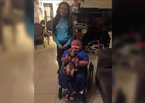 Kimberly regresó a Buddy con Juanito.