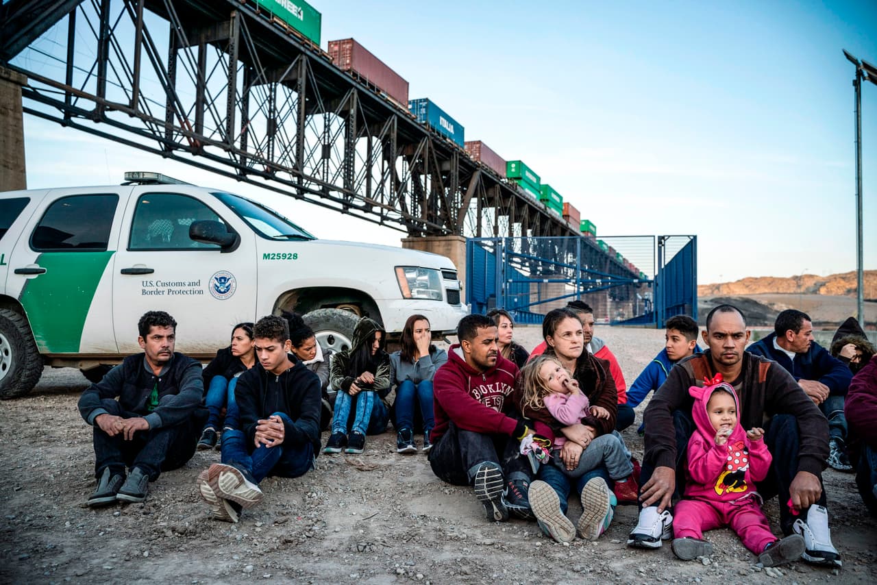 "Cruel", "ilegal", "inmoral", "decepción"… lluvia de críticas a la nueva política migratoria de asilo de Biden en la frontera