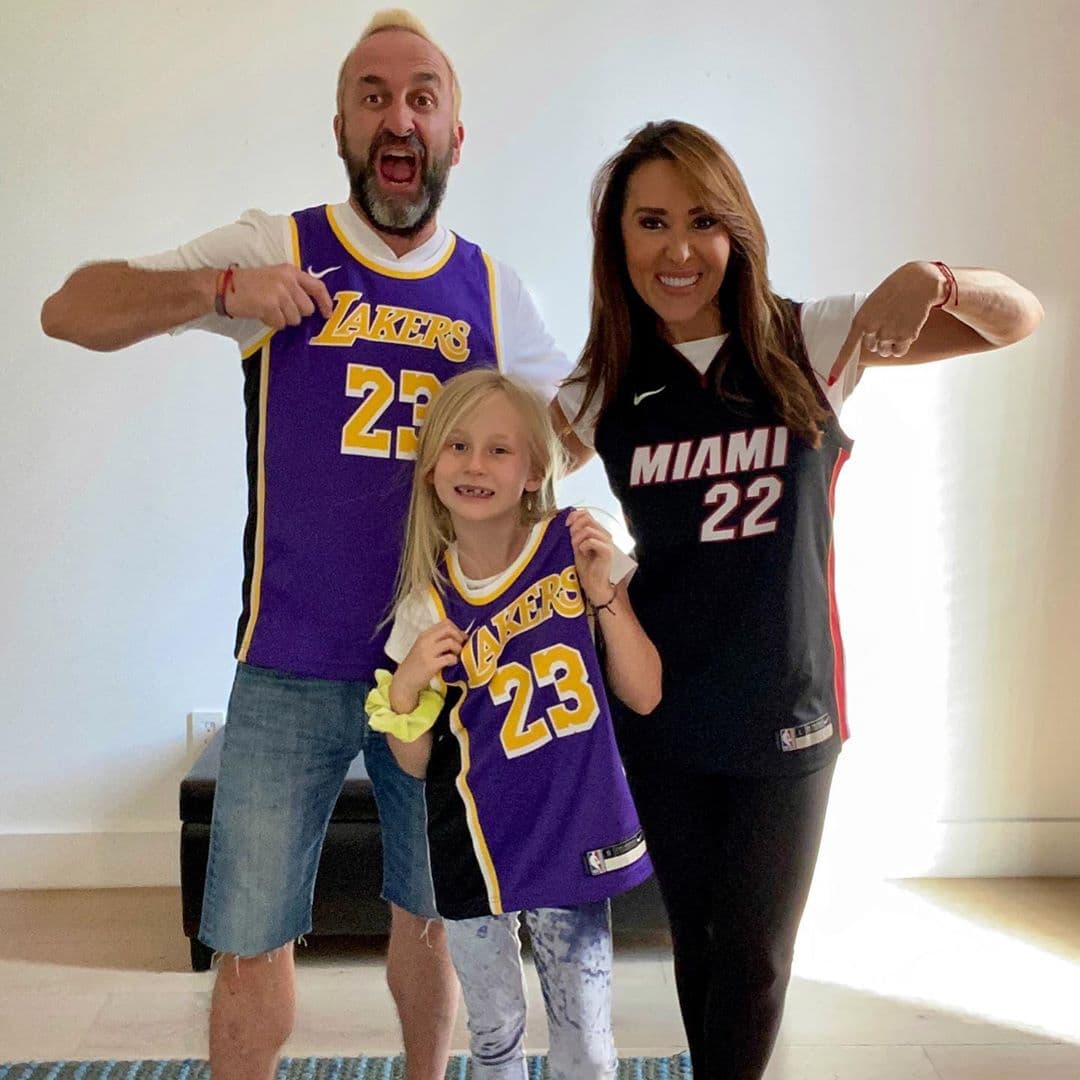 La diversión no falta en esta familia y se nota también en las recientes publicaciones deslizándose en la nieve.