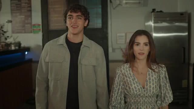 Germán le hace romántica propuesta a Aura