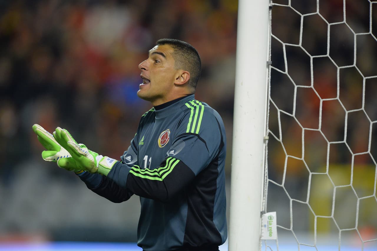 Faryd Mondragón protagoniza pelea con aficionados en un aeropuerto