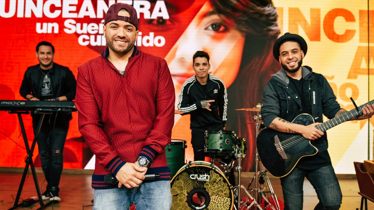 La parte musical estuvo a cargo de Nacho, quien se mostró muy contento por estar presente en la final de 'Quinceañera: un sueño cumplido'.