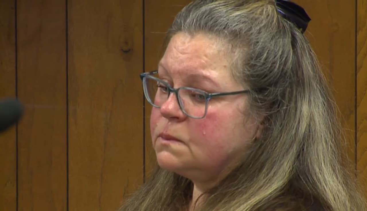 Hallaron el cuerpo de un bebé mutilado por animales en una bolsa de basura: su madre fue sentenciada a cadena perpetua 30 años después