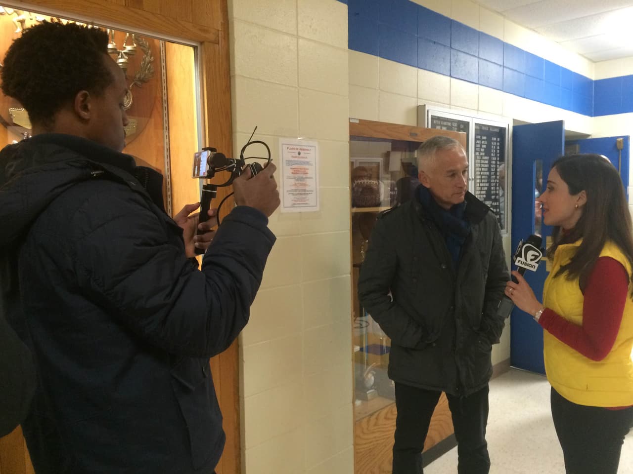 Con Jorge Ramos en la escuela Merrimack, donde se estiman 16,000 votos