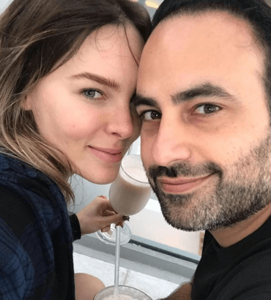 Antes de Nodal, Belinda fue relacionada con Lupillo Rivera, pero ella siempre lo negó. Además, mantuvo una breve relación con el 
<b><a href="https://www.univision.com/famosos/en-tiempo-record-belinda-se-reconcilia-con-el-cirujano-y-presunto-hacker-de-sus-fotos-intimas-fotos">cirujano plástico Ben Talei</a></b>, aunque nunca ha hablado de él abiertamente.