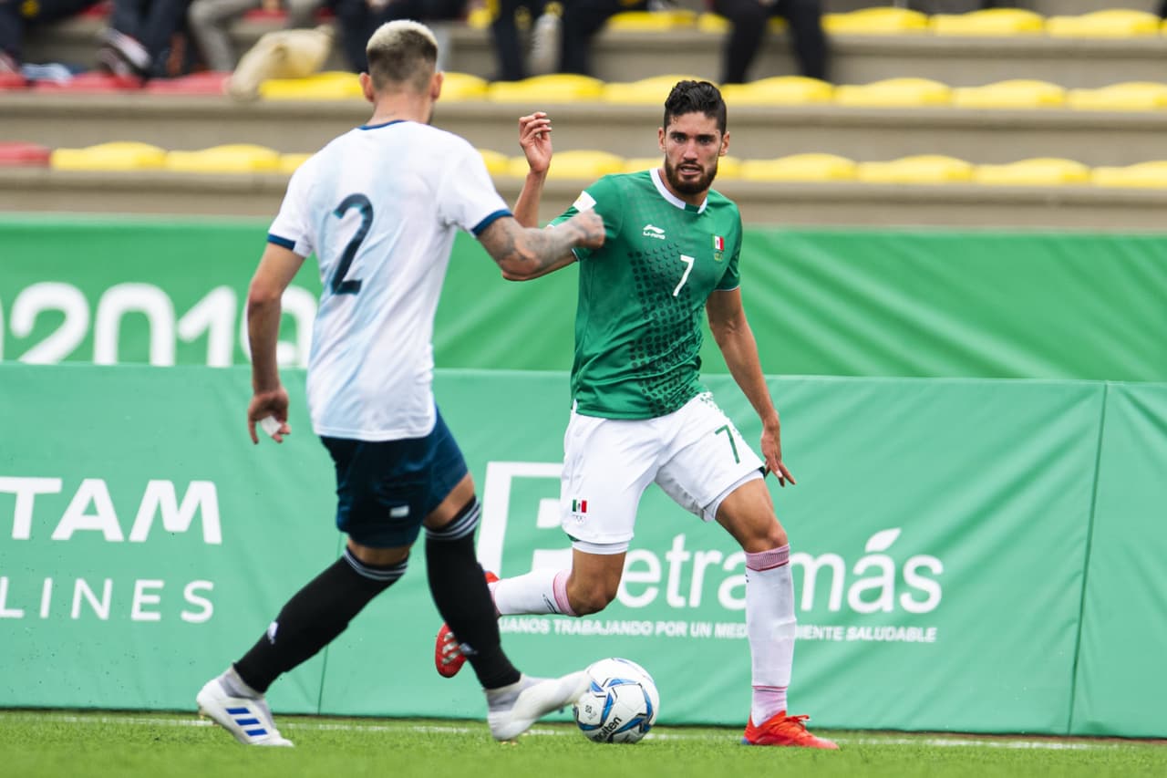 Paolo Yrizar, de Gallos Blancos de Querétaro.