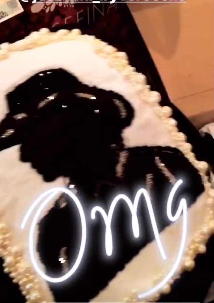 Otra tarta de cumpleaños que le impactó por su originalidad fue esta en la cual plasmaron su perfil.