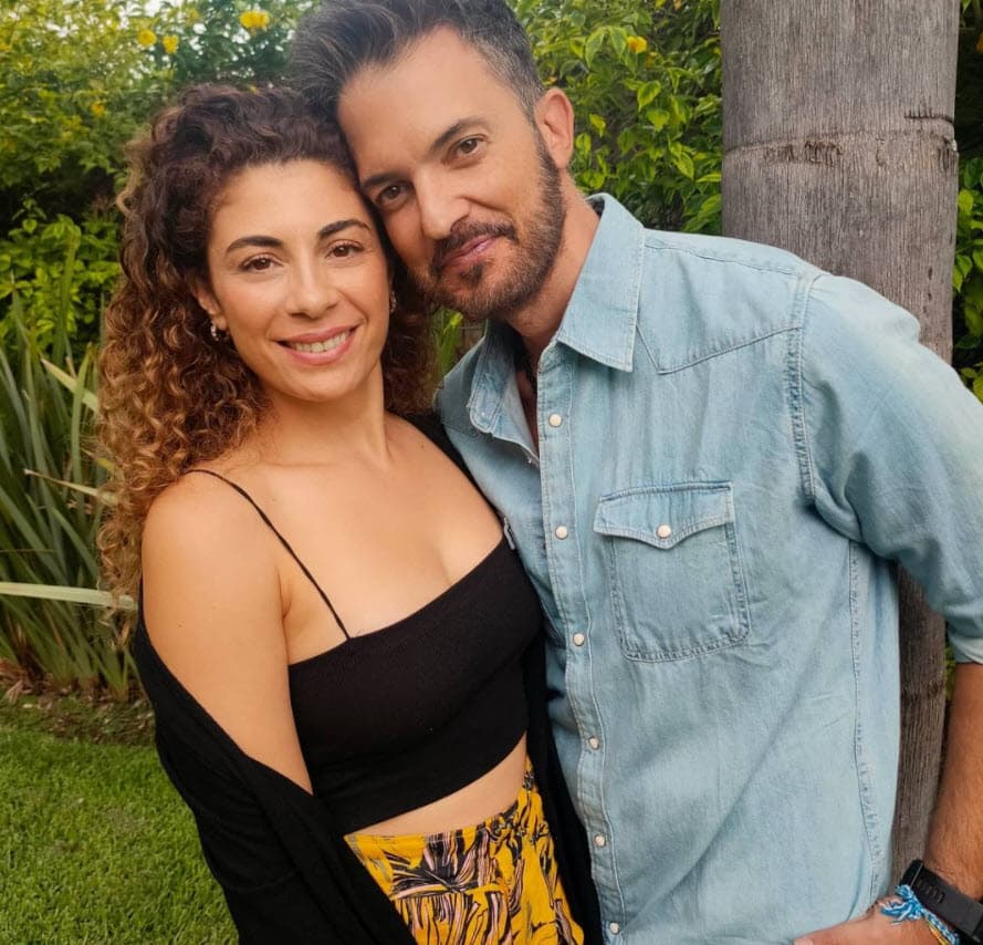 Su pareja narró qué fue lo que sucedió en esta ocasión: "Fue falta de oxígeno, pero gracias a Dios no fue fuerte, se pudo controlar y solo estuvo unos días en el hospital. Por su enfermedad, 
<b><a href="https://www.univision.com/famosos/confirman-que-fernando-del-solar-fue-dado-de-alta-tras-haber-estado-delicado-en-un-hospital-fotos" target="_blank">es normal que a 'Fer' le den este tipo de cuadros</a></b>". 
<br>