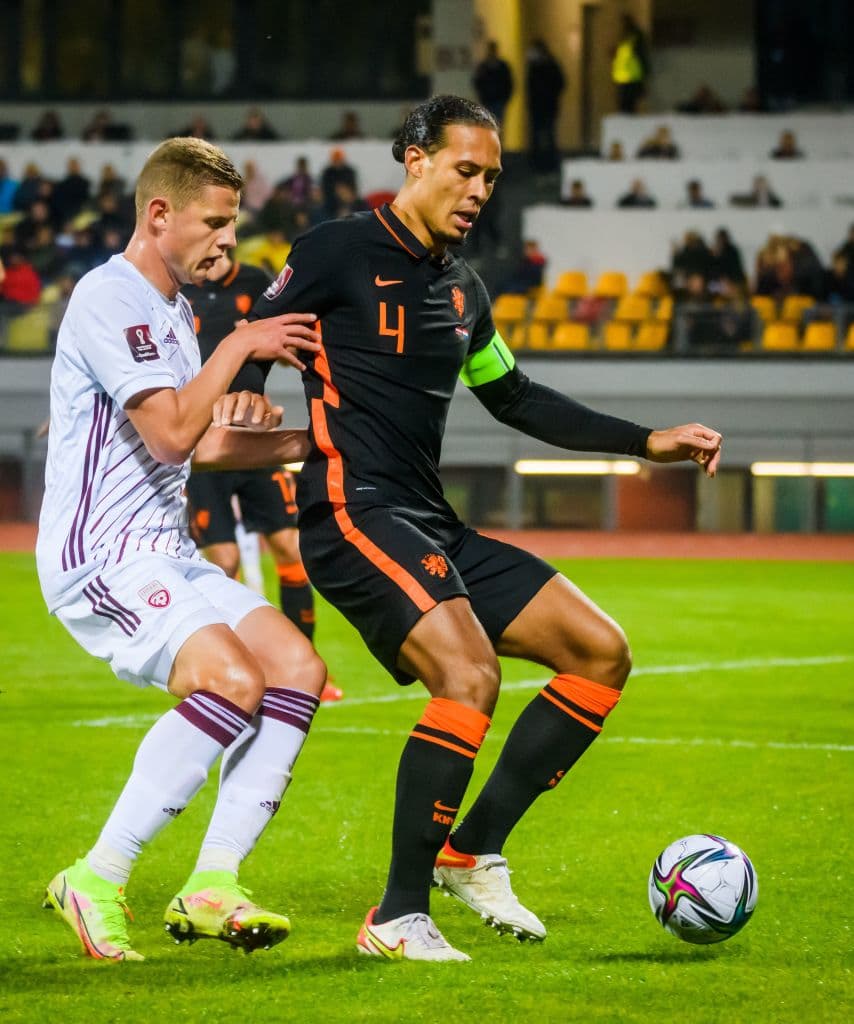 Davy Klaassen fue el hombre que se puso la capa de héroe y marcó el único tanto de todo el partido para darle la victoria a Holanda 0-1 sobre Letonia.