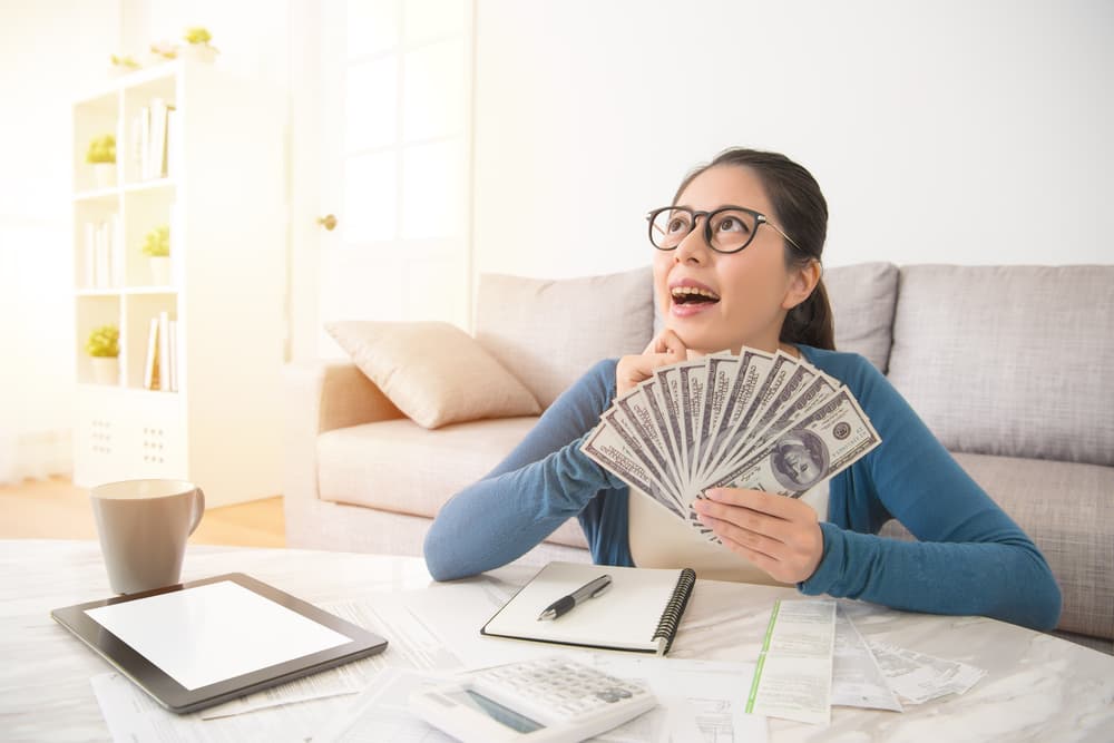 Durante las últimas semanas del 2019 confía en tus intuiciones y déjate llevar por tus corazonadas durante este fin de año que sin explicártelo te acercan donde hay dinero y posibilidades de recibir ingresos inesperados. ¡El azar, los encuentros fortuitos y la fortuna te están rondando!
<br>