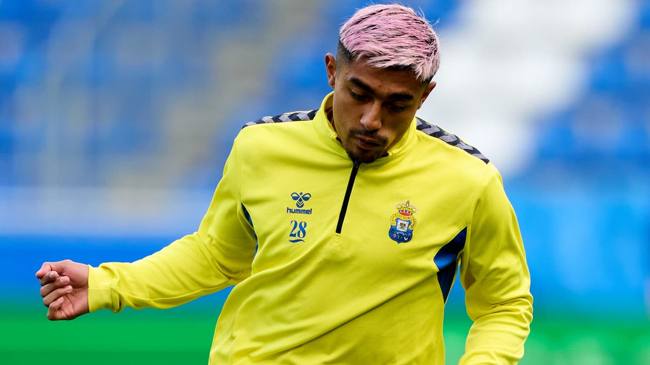 Ven a Julián Araujo con chances en el Barcelona