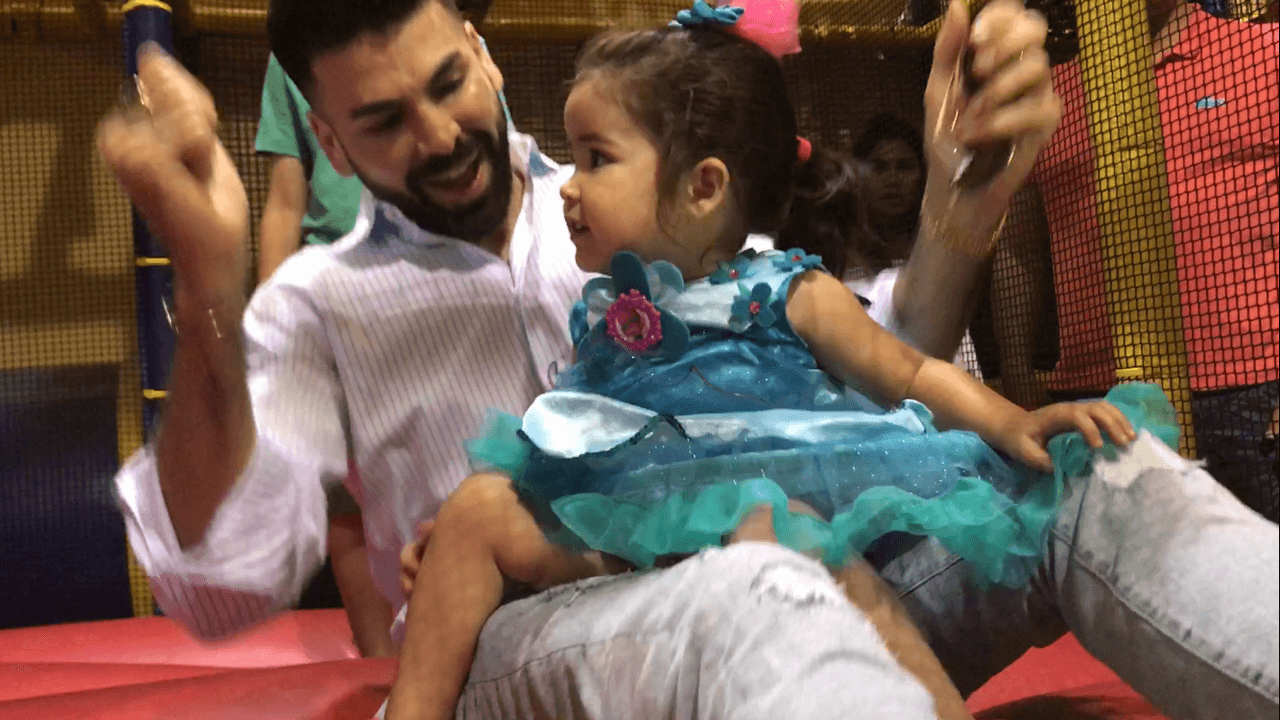 El tío Jomari se divirtió como niño.