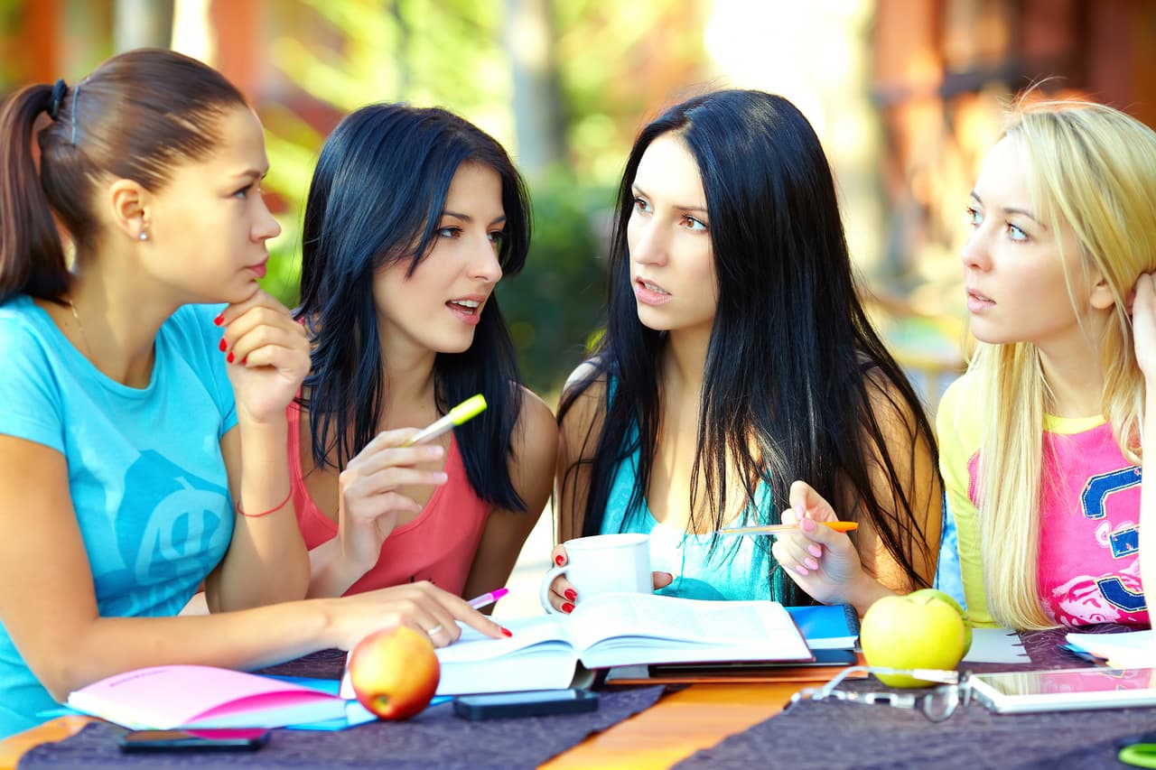 <b>Tu lado oscuro: </b>
<br>Si lo que surge es tu lado oscuro puedes ser descuidado e irresponsable, superficial, con muy poco, o ningún tacto social cometiendo imprudencias constantemente al confundir la franqueza o sinceridad con la falta de sensibilidad e indiscreción, inquieto y con un optimismo ciego e irrealista.