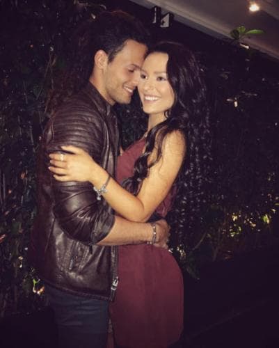 El actor solía compartir románticas imágenes junto a la rusa en Instagram.