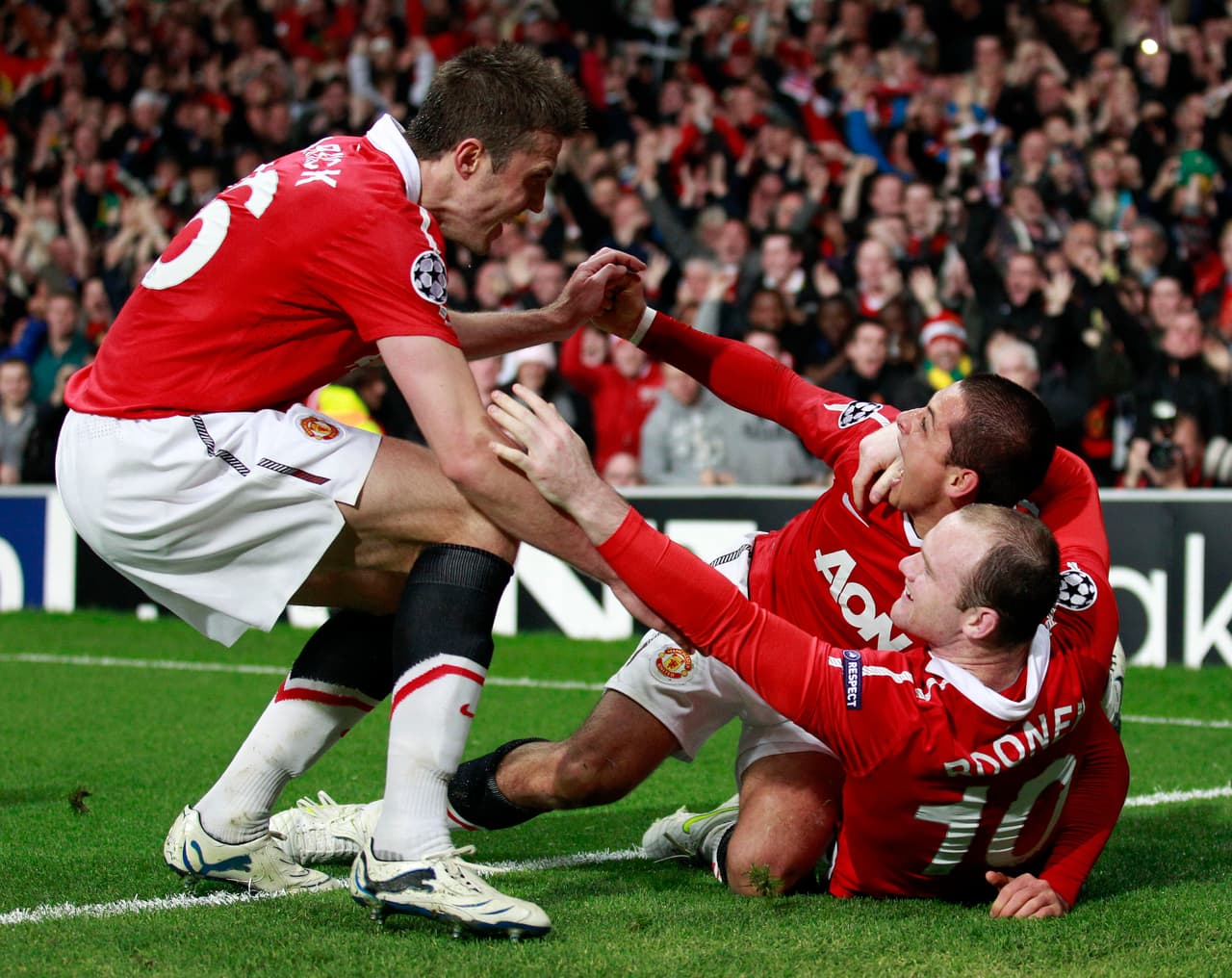 Esta es la secuencia de la anotación y el festejo de Javier Hernández.