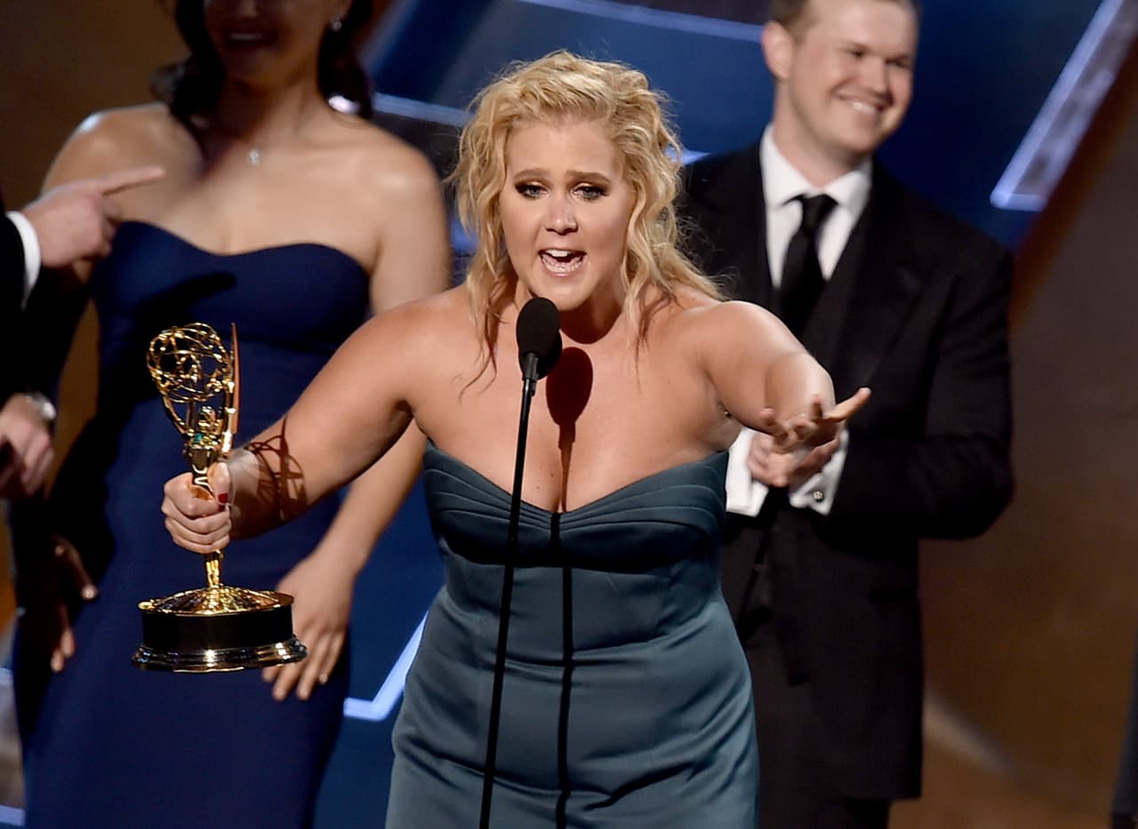 ¡Amy Schumer se llevó su Emmy!