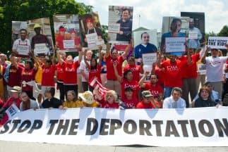Indocumentados marcharán frente a la Casa Blanca para pedirle a Obama que no los deporte