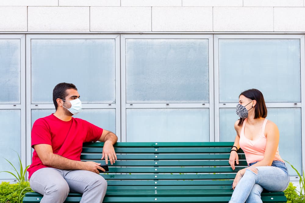 Muchas veces en el pasado, te has dejado llevar por emociones y cuando conoces a alguien ya das por sentado que surgió un romance y eso no es así. Conoces ahora a una persona y comienza un interés entre ambos, que empieza a fortalecerse mientras se conocen.
<br>