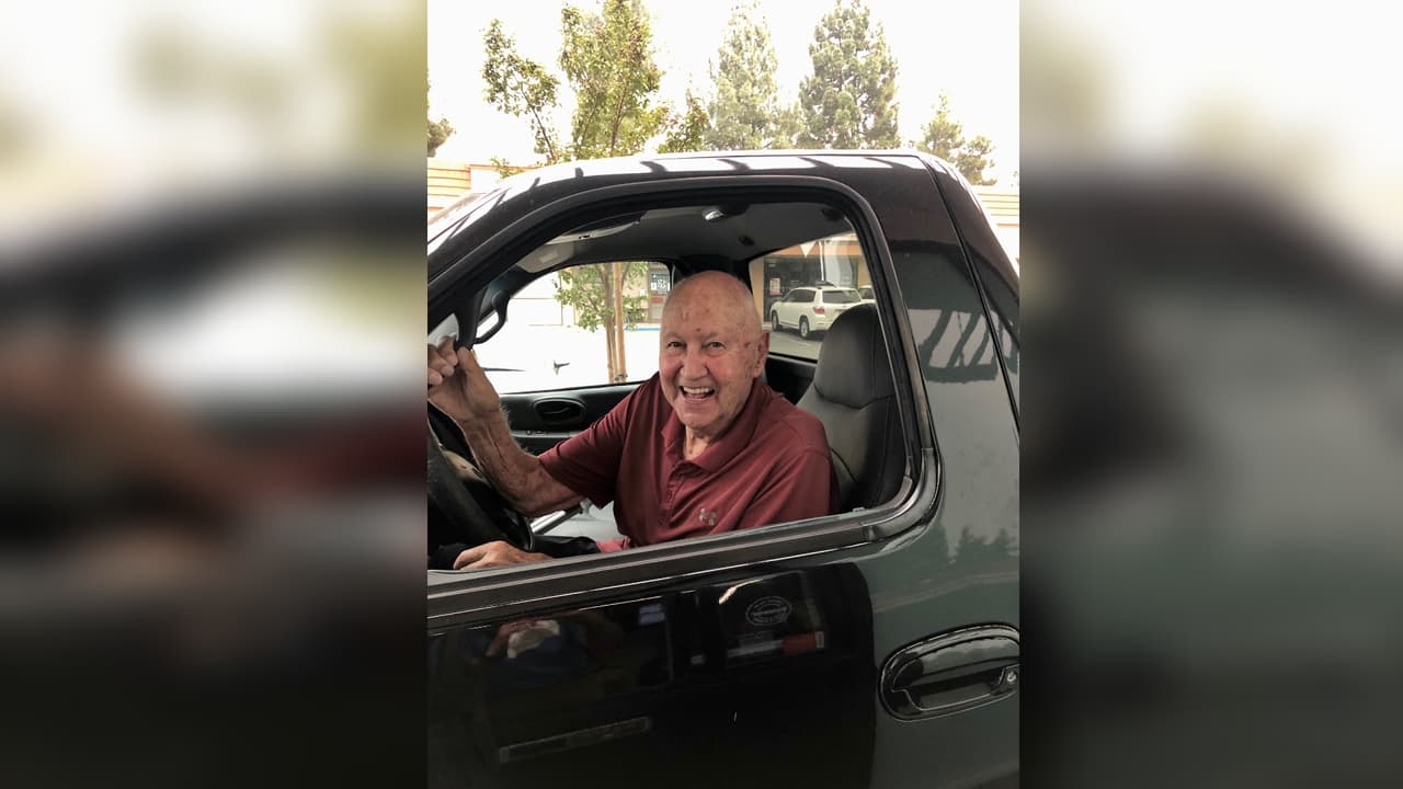 Un abuelo deja $280 de propina a los empleados de un café que se convirtieron en su 'familia' durante la pandemia 