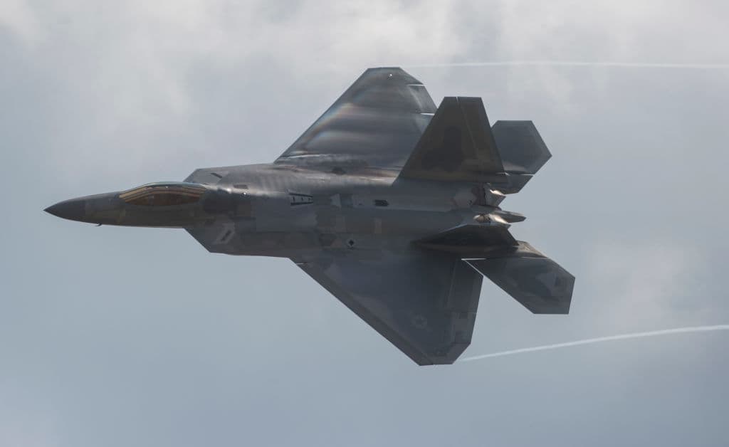 Caza F-22 de EEUU casi choca con un avión de guerra ruso en Siria