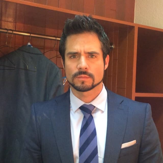 Esa mirada vuelve locas a las mujeres.