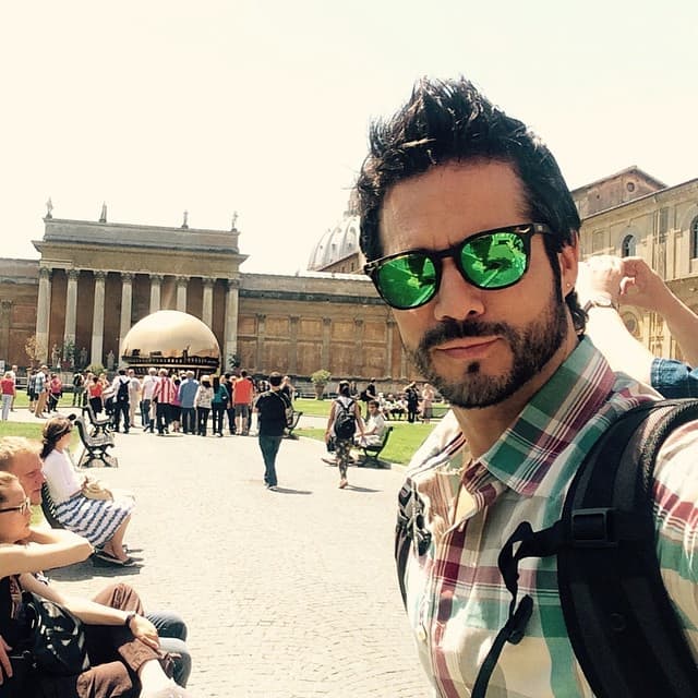 Su sonrisa iluminó nuestras pantallas.