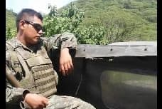 Una foto de Cristofer Ortiz Mundo patrullando la sierra de Guerrero.