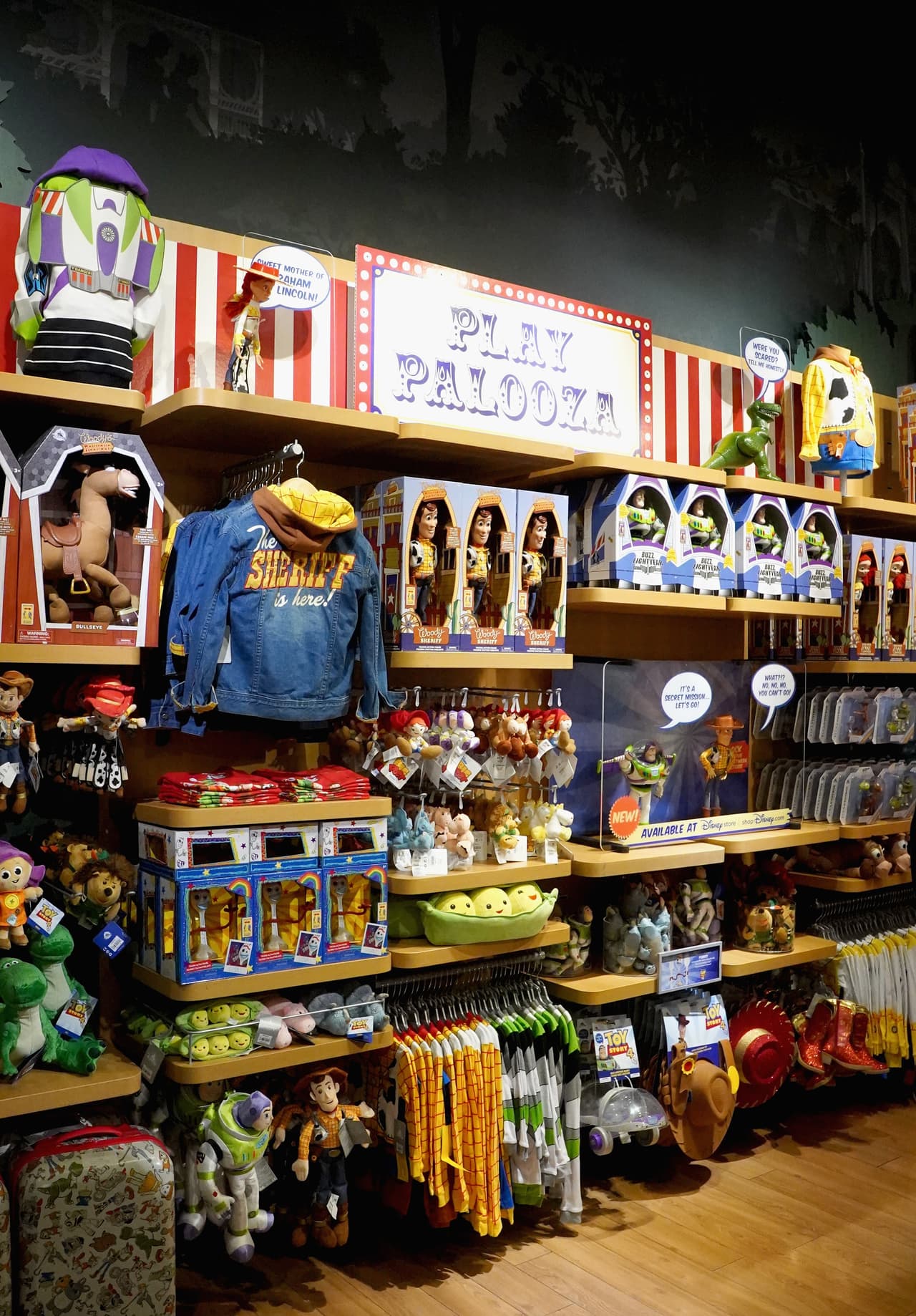 En California, al menos 17 tiendas de mercancía de Disney comenzarán a cerrar a partir de septiembre del 2021.