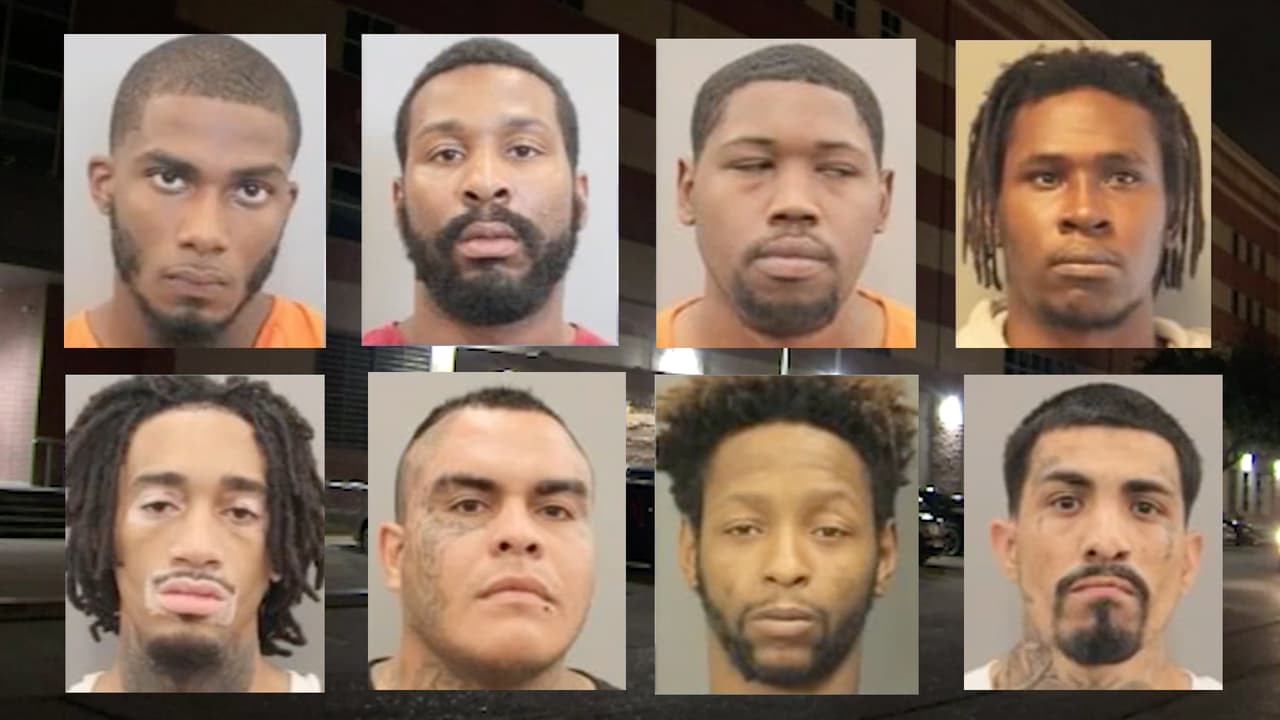 Investigan a oficial de la cárcel del condado Harris por permitir violento ataque contra un recluso