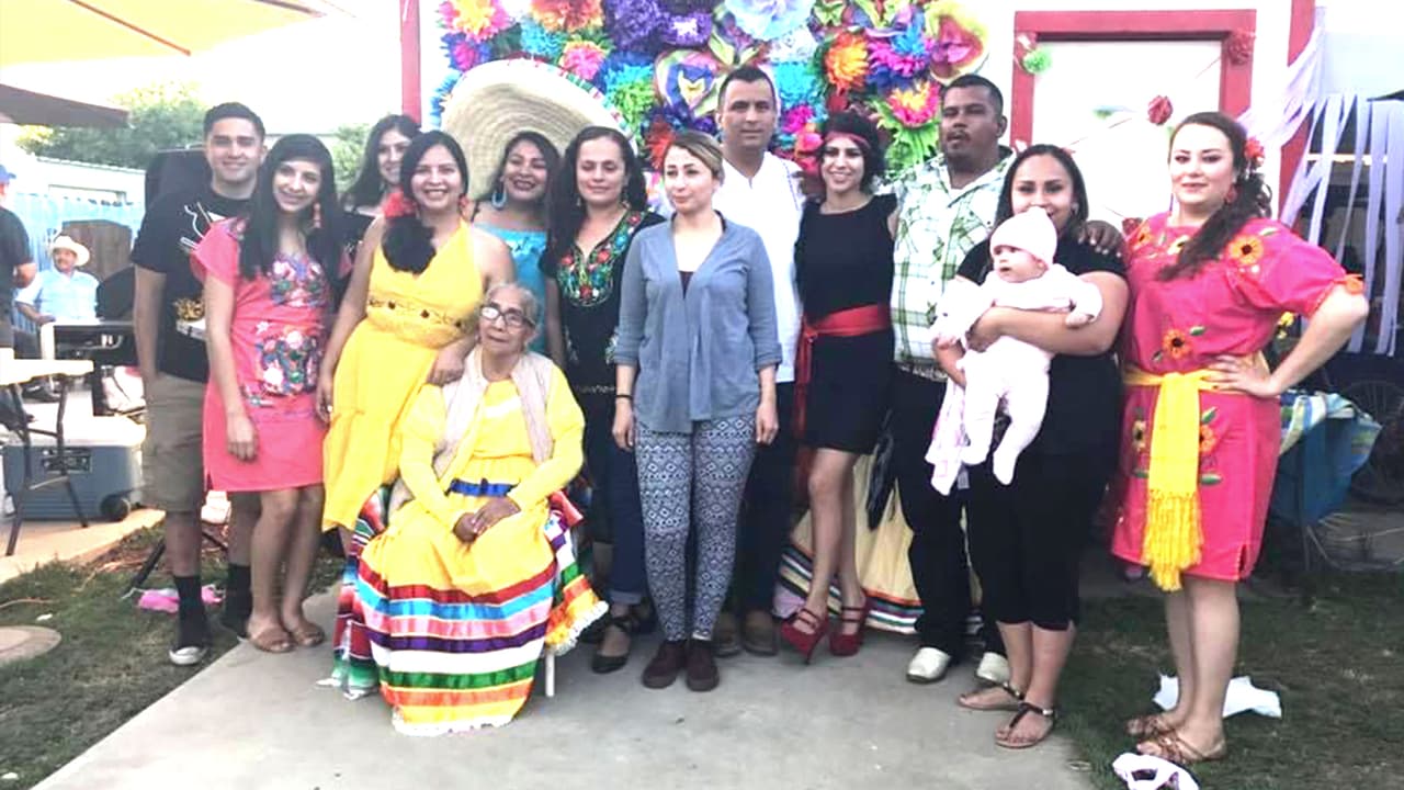 En la fotografía, los nietos y bisnietos que viven en el Valle Central de California.