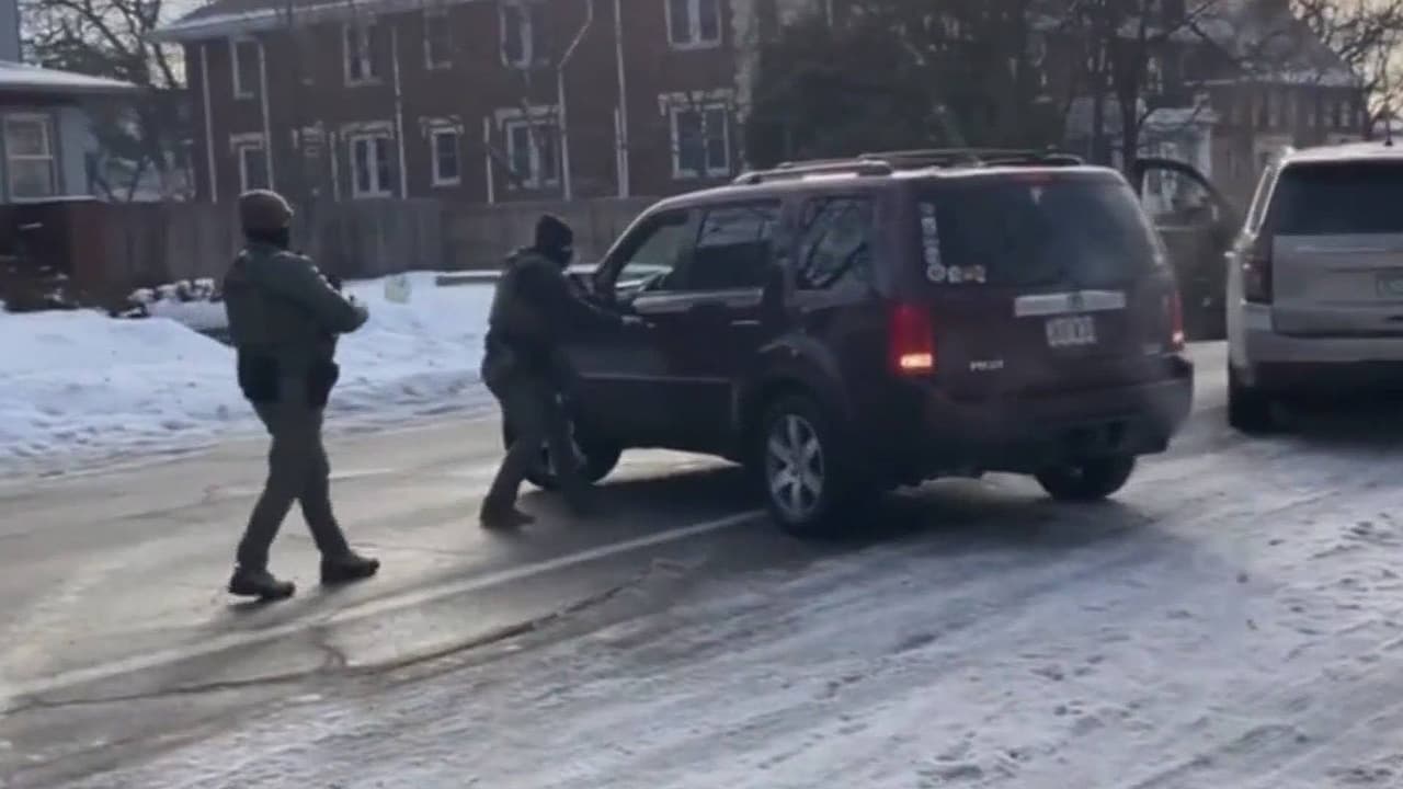 Caso Renee Nicole Good: Suspenden a agente de ICE acusado de matar a la mujer en Minneapolis