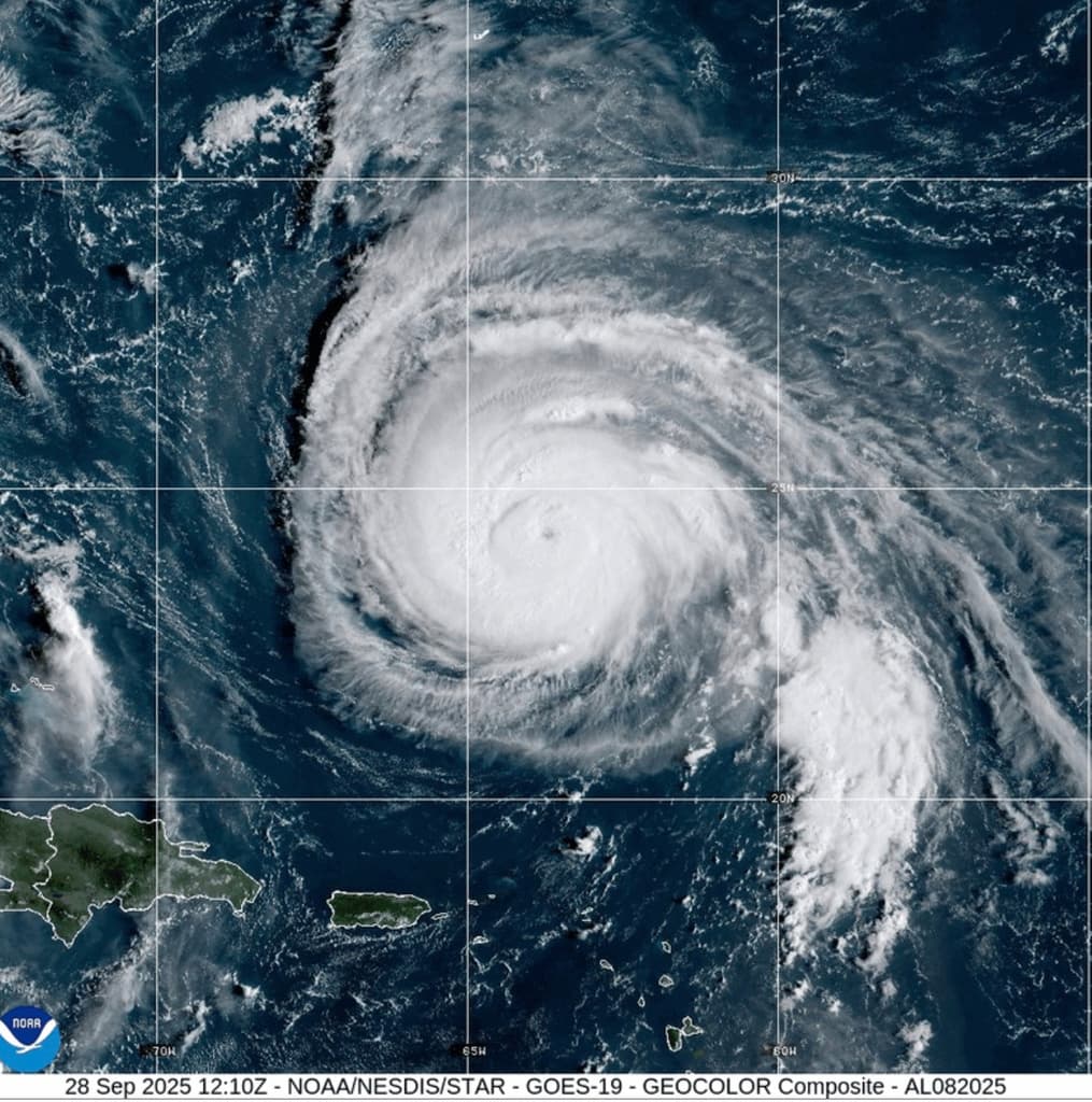 Se desarrolla la tormenta Imelda y se espera que se convierta en huracán frente a la Costa Este de EEUU