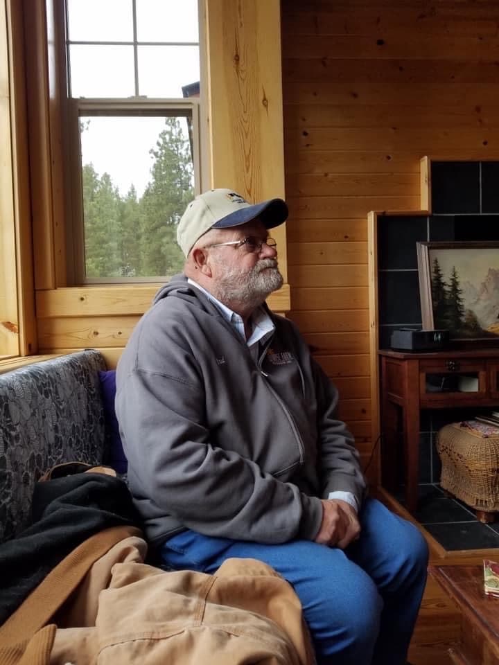 <b>Bradley Danson.</b>
<br>
<br>El hombre, cuya edad no se reveló, fue visto por última vez conduciendo cerca de Seligman. Información de su paradero debe comunicarse al 928-771-3260 o 928-777-7266.