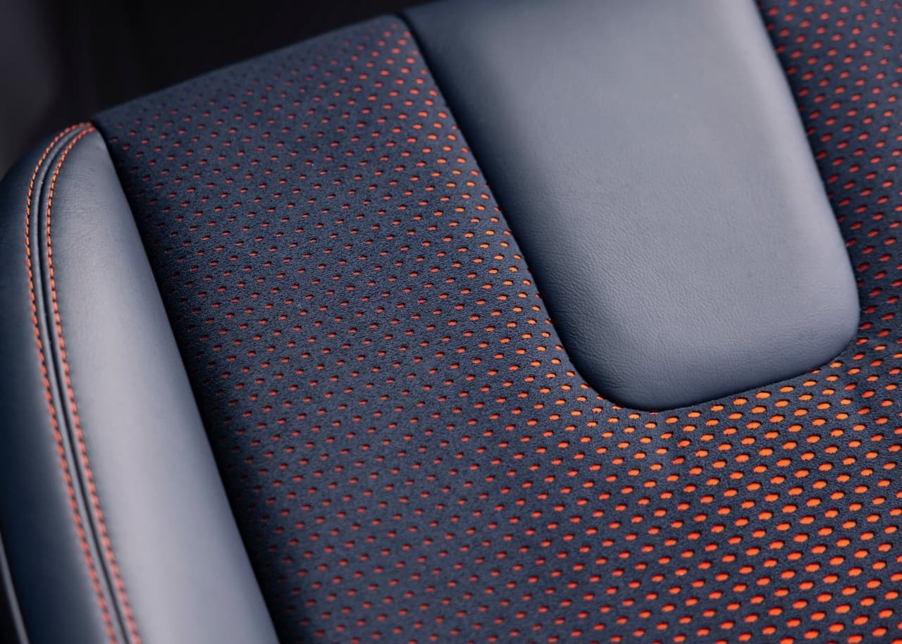 Ford recientemente presentó a la nueva integrante en su familia de SUVs: la Ford Bronco Raptor 2022.