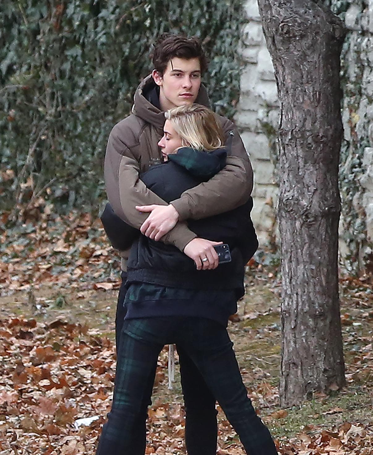 En aquel entonces se especuló que estaban dando un paseo romántico, en el mercado navideño de Toronto. Los rumores se acrecentaron cuando fueron captados abrazándose cariñosamente.